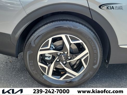 Certified 2025 Kia Sportage LX FWD image 9