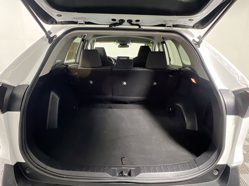 Used 2021 Toyota RAV4 XLE image 34