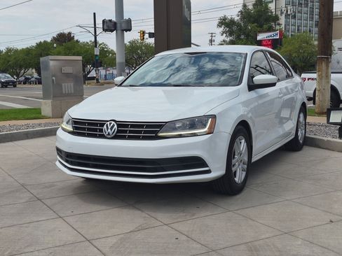 Used 2018 Volkswagen Jetta S w/ Cold Weather Package FWD image 9