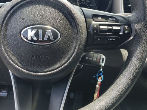 Used 2017 Kia Sorento L FWD image 26
