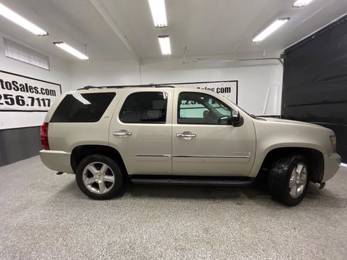 Used 2013 Chevrolet Tahoe LTZ image 2