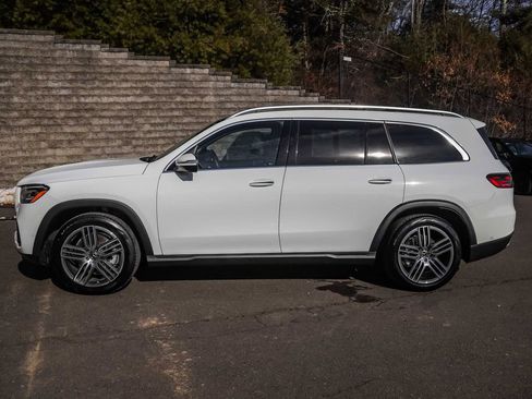 Used 2024 Mercedes-Benz GLS 450 4MATIC image 9