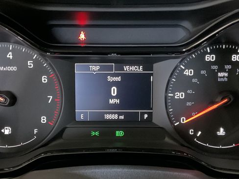 Used 2025 Chevrolet Trax LS FWD image 11