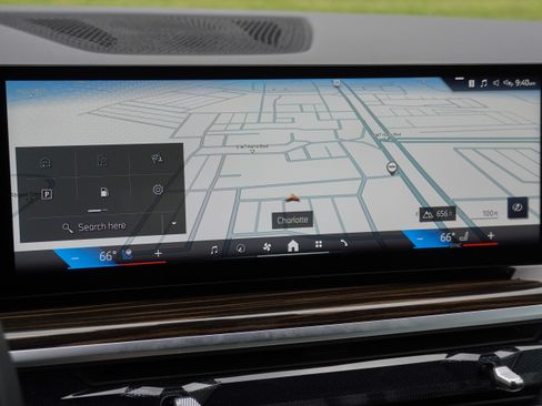 Certified 2025 BMW X7 xDrive40i AWD/4WD image 24