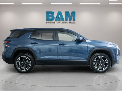 Used 2025 Chevrolet Equinox LT w/ Safety and Technology Package FWD image 8