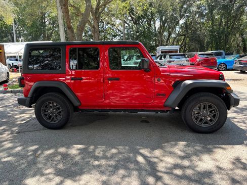 Used 2025 Jeep Wrangler Unlimited Sport AWD/4WD image 14