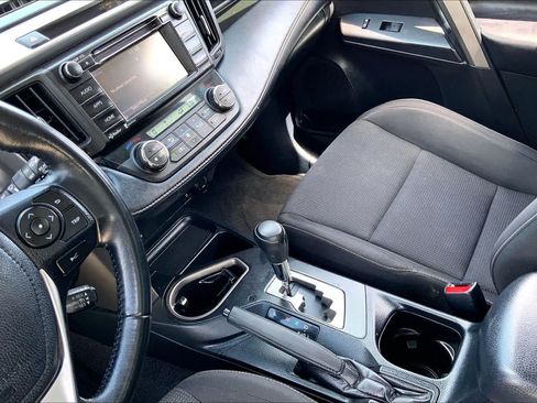 Used 2018 Toyota RAV4 XLE w/ Plus Extra Value Package FWD image 16