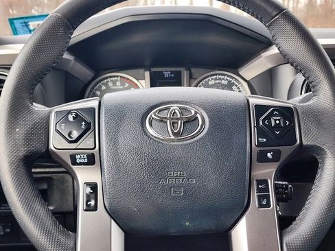 Used 2018 Toyota Tacoma SR5 image 28