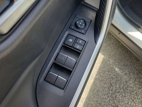 Used 2025 Toyota RAV4 XLE AWD/4WD image 14