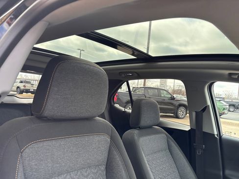 Used 2023 Chevrolet Equinox LT image 9