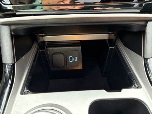 Certified 2024 Ford Explorer ST-Line w/ Class IV Trailer Tow Package image 29