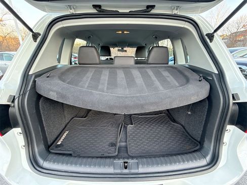 Used 2017 Volkswagen Tiguan S image 19
