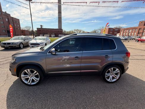 Used 2012 Volkswagen Tiguan S image 2