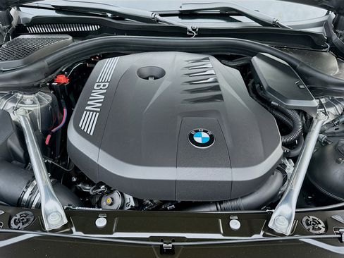 New 2026 BMW 550e xDrive w/ Executive Package image 24