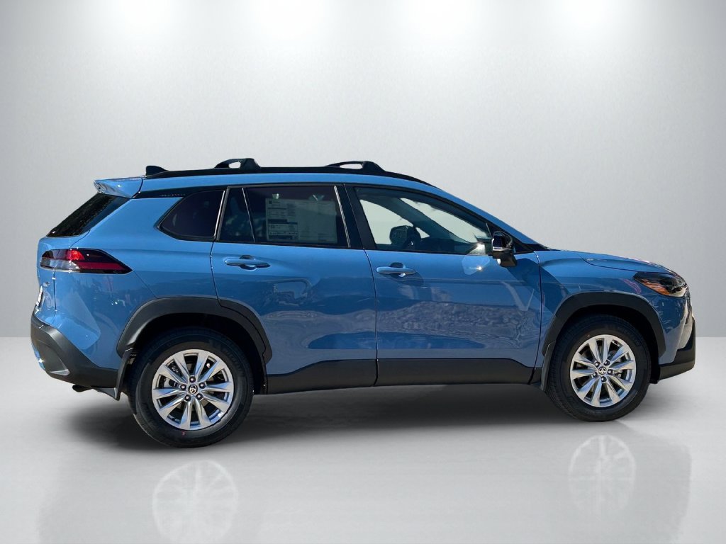New 2026 Toyota Corolla Cross LE w/ Moonroof Package FWD image 4