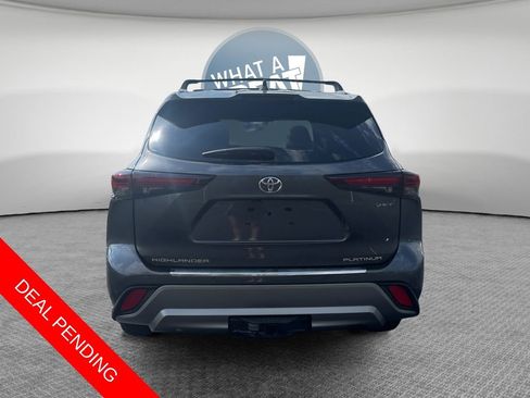 Used 2025 Toyota Highlander Platinum AWD/4WD image 5
