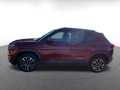 Used 2025 Chevrolet TrailBlazer LT w/ Driver Confidence Package image 8