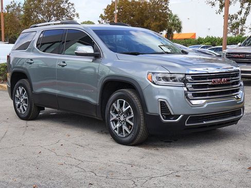 Used 2023 GMC Acadia SLT FWD image 2