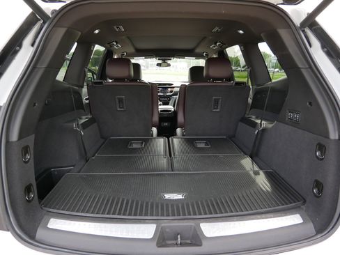 Used 2022 Cadillac XT6 Premium Luxury w/ LPO, Floor Liner Package AWD/4WD image 18