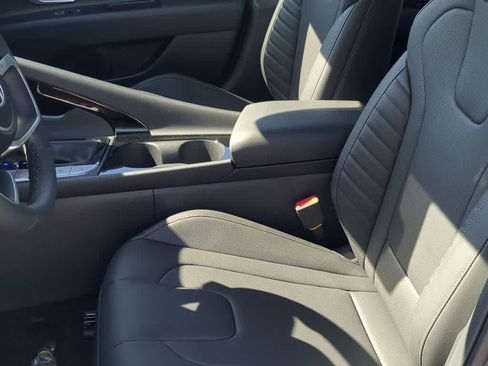 New 2026 Hyundai Elantra Limited FWD image 17