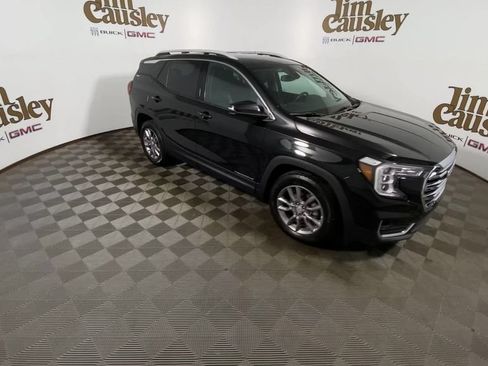 Used 2024 GMC Terrain SLT FWD image 2