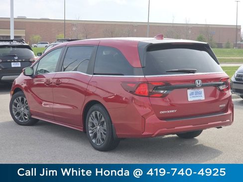 New 2026 Honda Odyssey Touring image 18