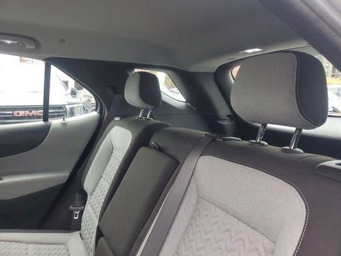 Used 2022 Chevrolet Equinox LS FWD image 10