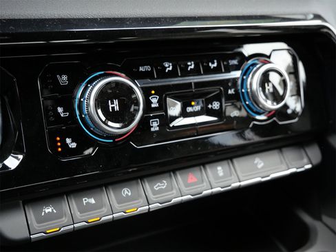 New 2026 GMC Sierra 1500 AT4 w/ Technology Package image 11