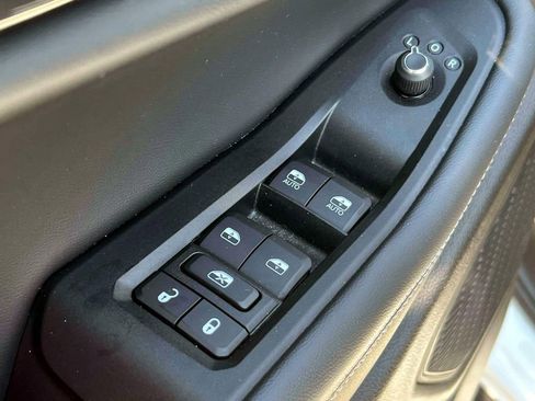 Certified 2023 Jeep Grand Cherokee L Laredo image 18