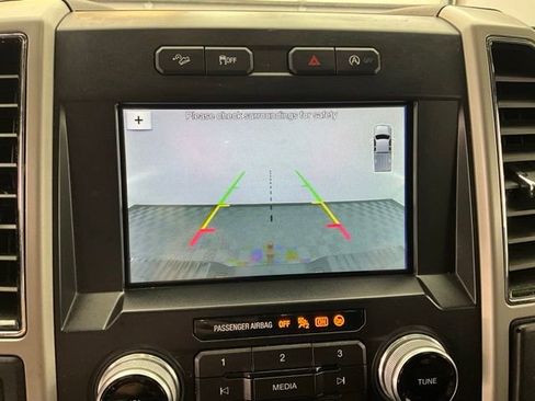 Used 2019 Ford F150 Lariat w/ Equipment Group 502A Luxury AWD/4WD image 5