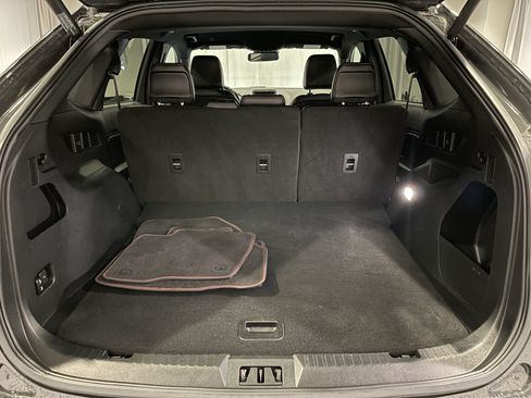 Used 2021 Ford Edge ST-Line w/ Class II Trailer Tow Package AWD/4WD image 27