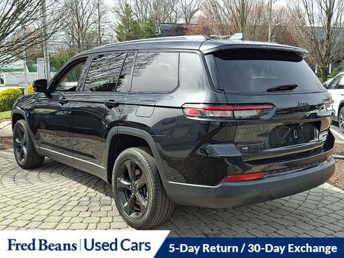 Used 2022 Jeep Grand Cherokee L Limited w/ Black Appearance Package image 4
