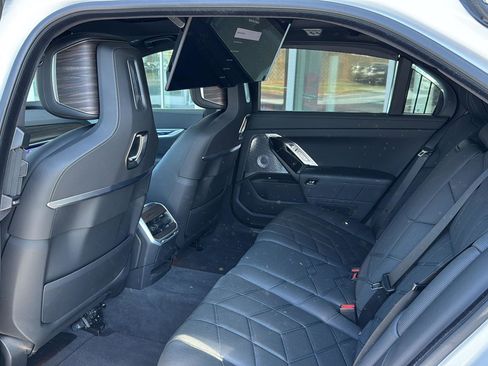 Certified 2024 BMW i7 xDrive60 w/ Executive Package AWD/4WD image 10