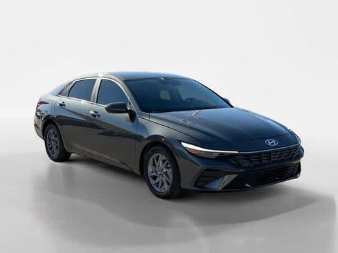 Certified 2024 Hyundai Elantra Blue FWD image 7