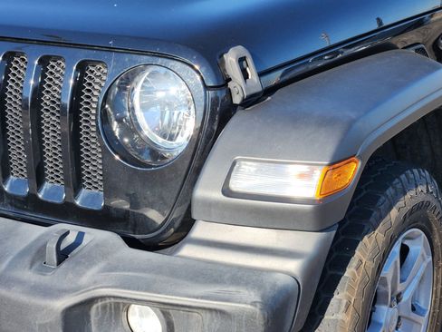 Used 2021 Jeep Wrangler Unlimited Sport AWD/4WD image 11