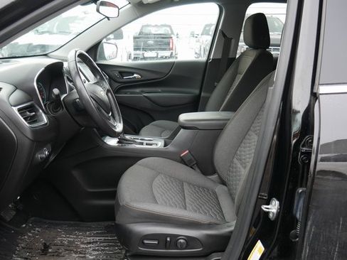 Used 2019 Chevrolet Equinox LT image 2