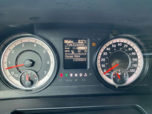 Used 2019 RAM 1500 Classic SLT image 2