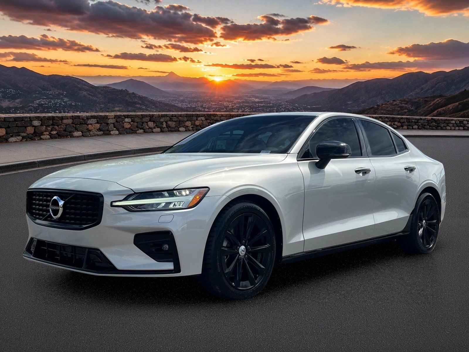 Used 2022 Volvo S60 B5 Momentum w/ Premium Package FWD image 2