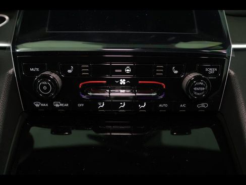 New 2025 Jeep Grand Cherokee Altitude image 19