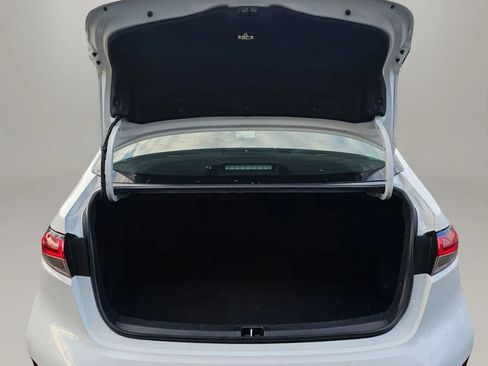 Used 2024 Toyota Corolla LE image 28