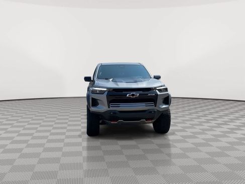Used 2024 Chevrolet Colorado ZR2 w/ Technology Package AWD/4WD image 3