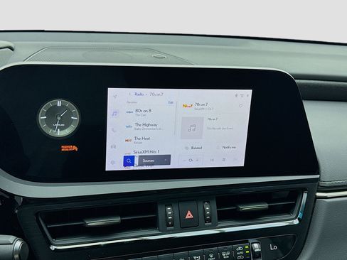 Used 2023 Lexus ES 350 w/ Premium Package image 11