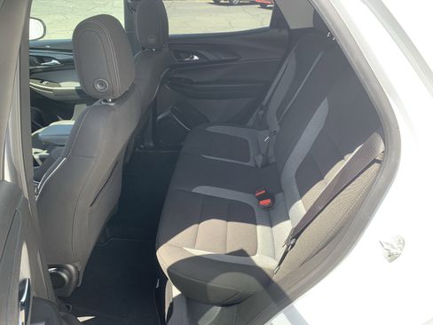 Used 2025 Chevrolet TrailBlazer LS w/ LS Convenience Package AWD/4WD image 13