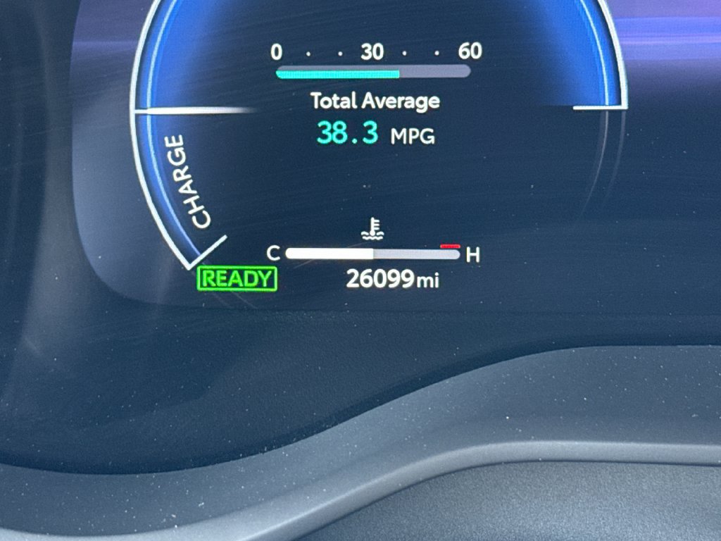 Certified 2025 Toyota Sienna XSE FWD image 30