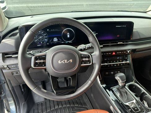 Used 2024 Kia Carnival SX image 12