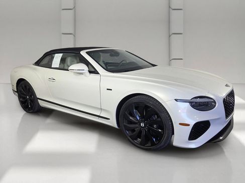 Used 2025 Bentley Continental GTC AWD/4WD image 2
