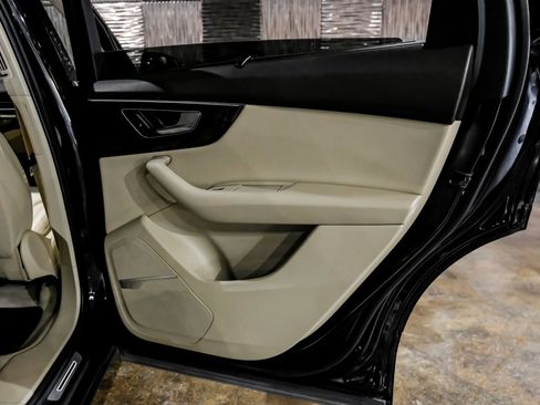 Used 2018 Audi Q7 3.0T Prestige image 38