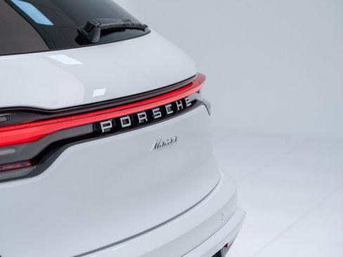 Certified 2026 Porsche Macan AWD/4WD image 14