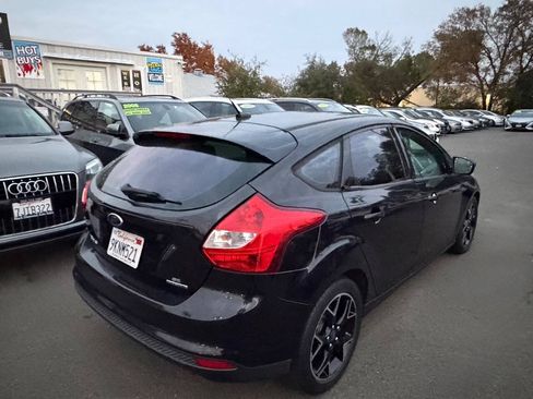 Used 2012 Ford Focus SE FWD image 5