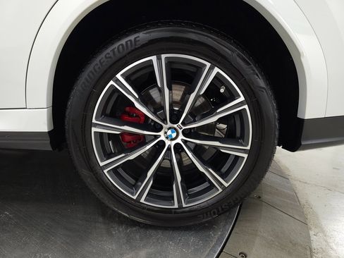 Used 2025 BMW X6 xDrive40i w/ Executive Package image 14